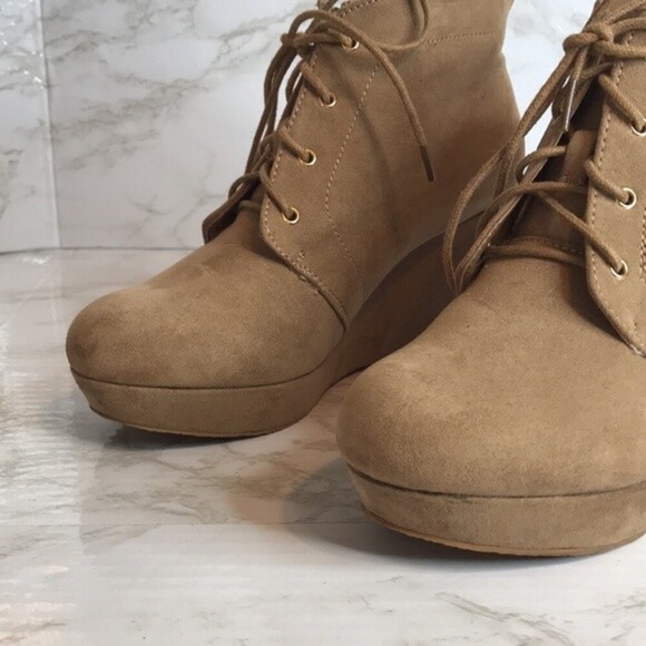 Justfab beige platform wedge ankle boots size 9 - Picture 3 of 12